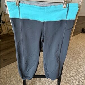 Lululemon Gray Aqua Run With It Crop Capri, 6